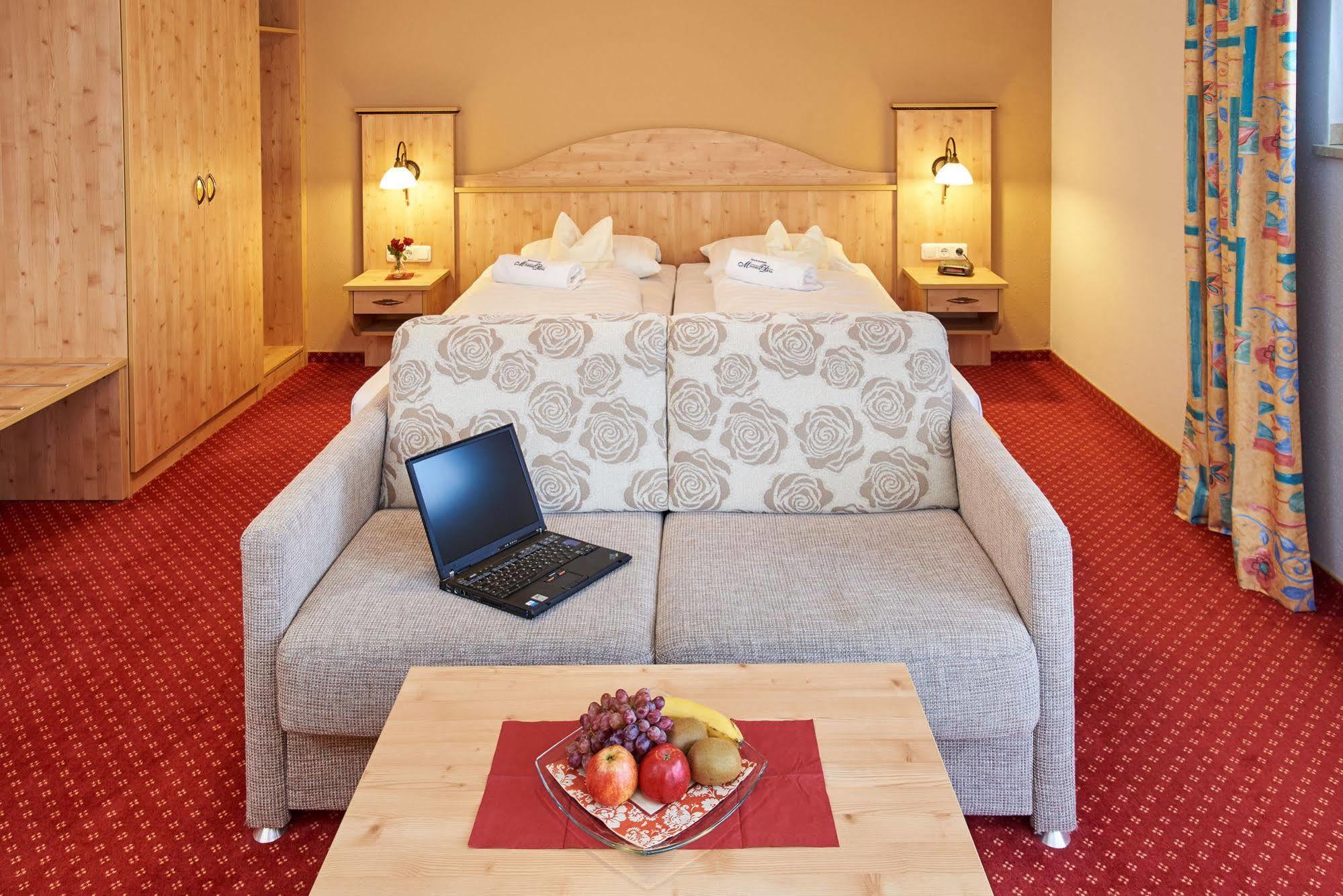 Apparthotel Minerva Diana Octavia باد غوغنغ المظهر الخارجي الصورة